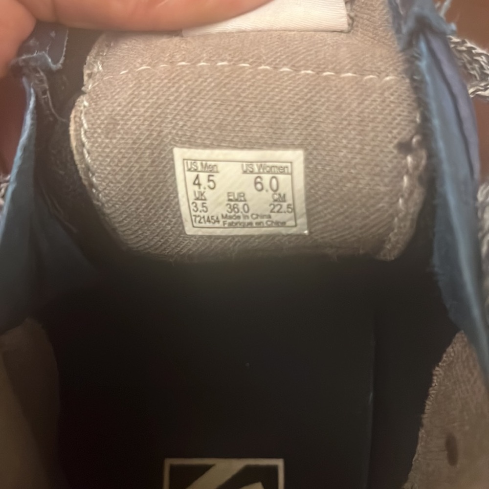 Vans - Picture 6 of 6